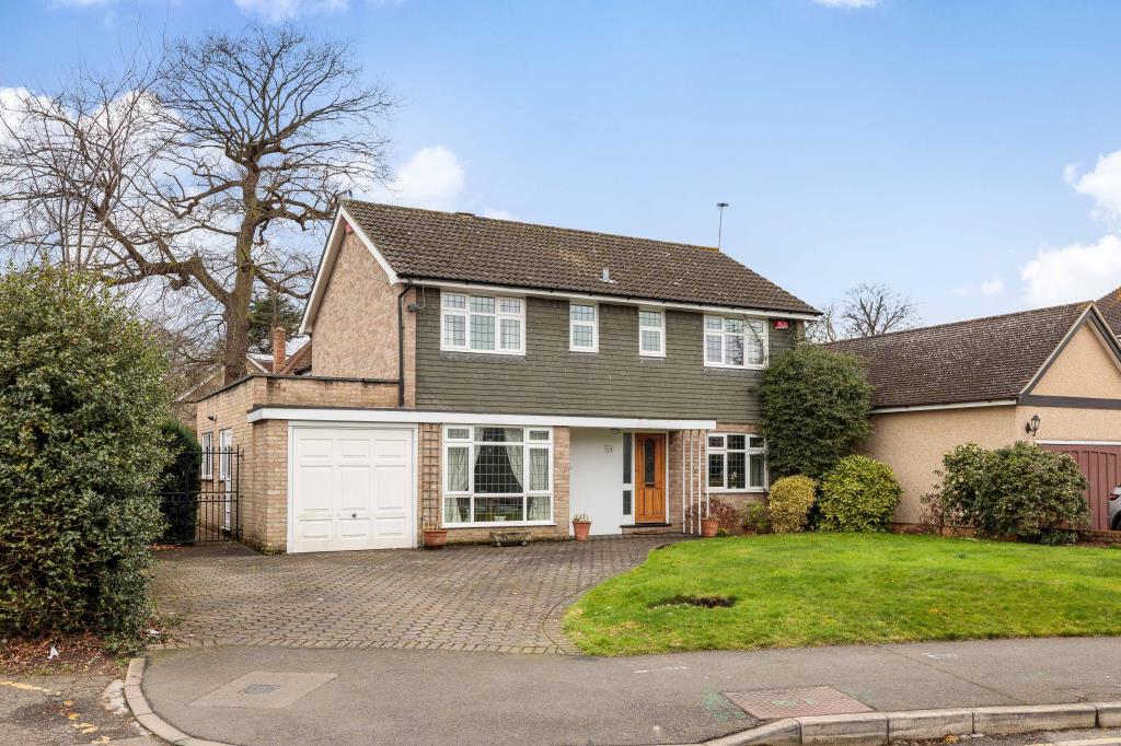 Lot: 106 - DETACHED FOUR-BEDROOM HOUSE FOR REPAIR -